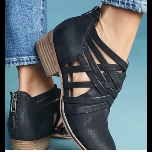 seychelles so blue bootie